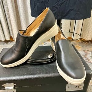 Naturalizer Sandra Black leather wedge